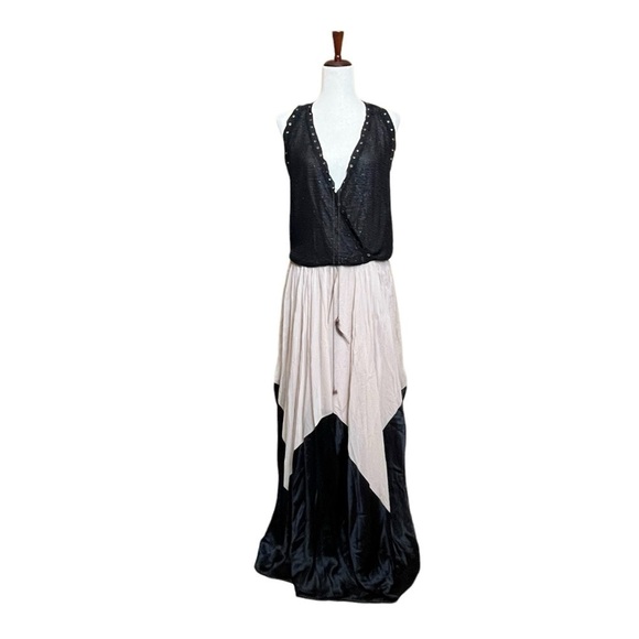 BCBGMaxAzria Designer Deep V Grecian Dress. Black and Beige. Size XXS #1160 - Picture 6 of 10